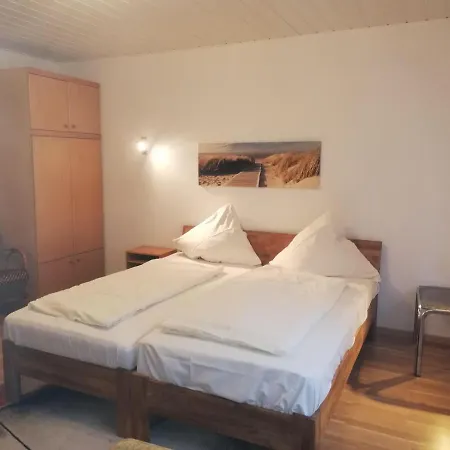Apart-1-og-nr2 Lägenhet *